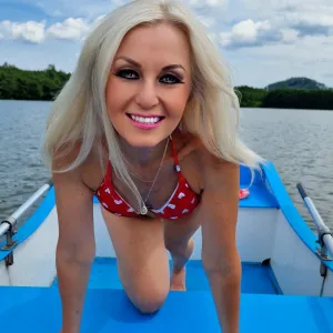 elliehotwife