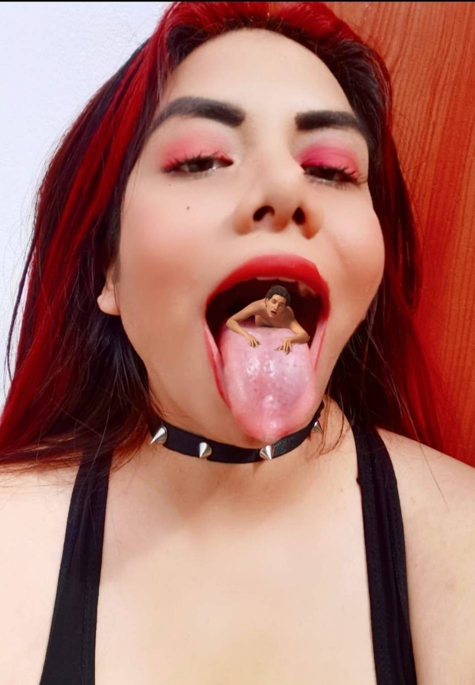 Giantess Vore Debora (Spanish-English)