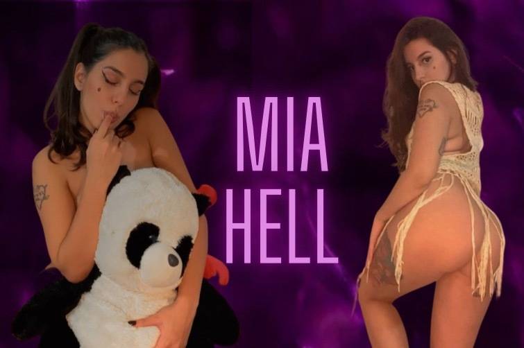 Mia Hell