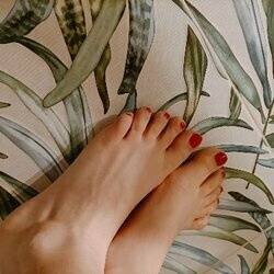 Lovefeet2000